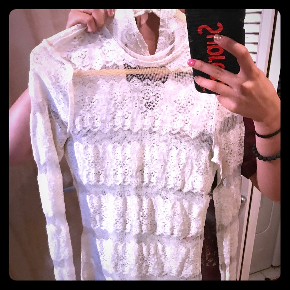 Turtle neck laced shirt